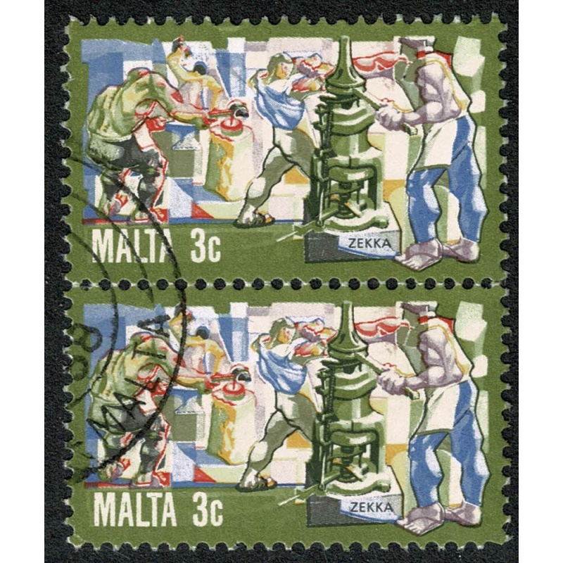 Malta. 1981 History of Maltese Industry. 3c pair. Fine used. SG 670